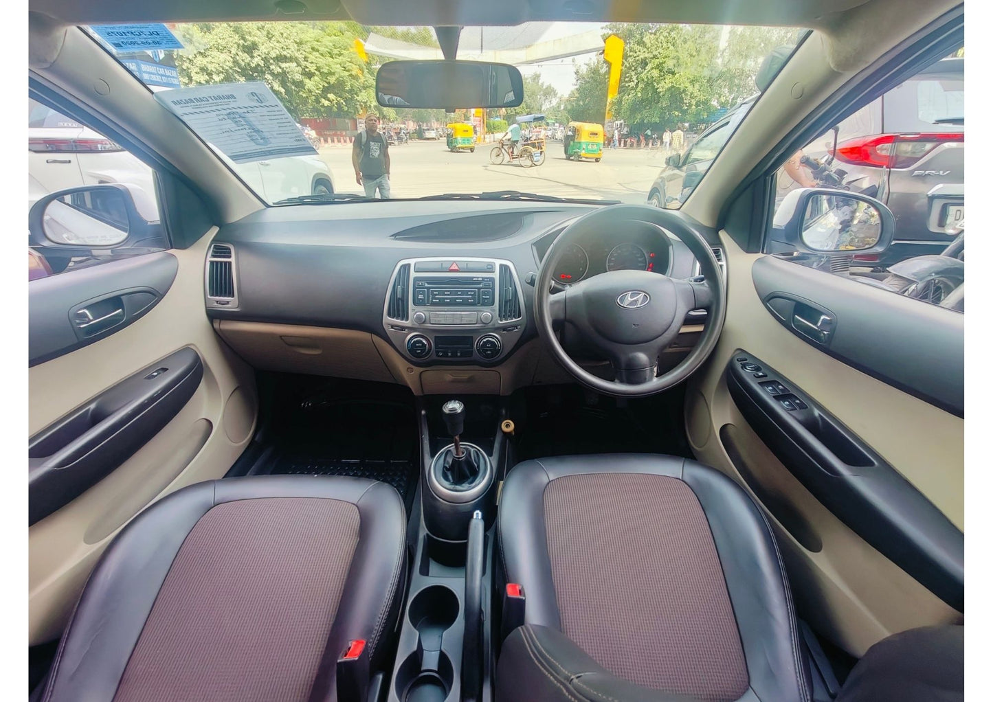 39,000 KMS HYUNDAI I20 MAGNA PETROL (2012)