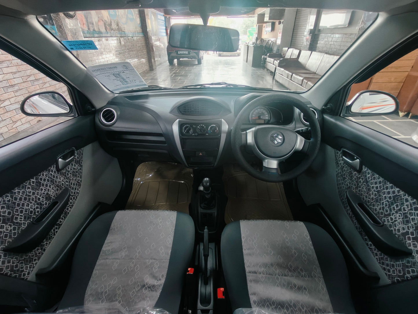 30,000 KMS MARUTI ALTO LXI PETROL (2017)