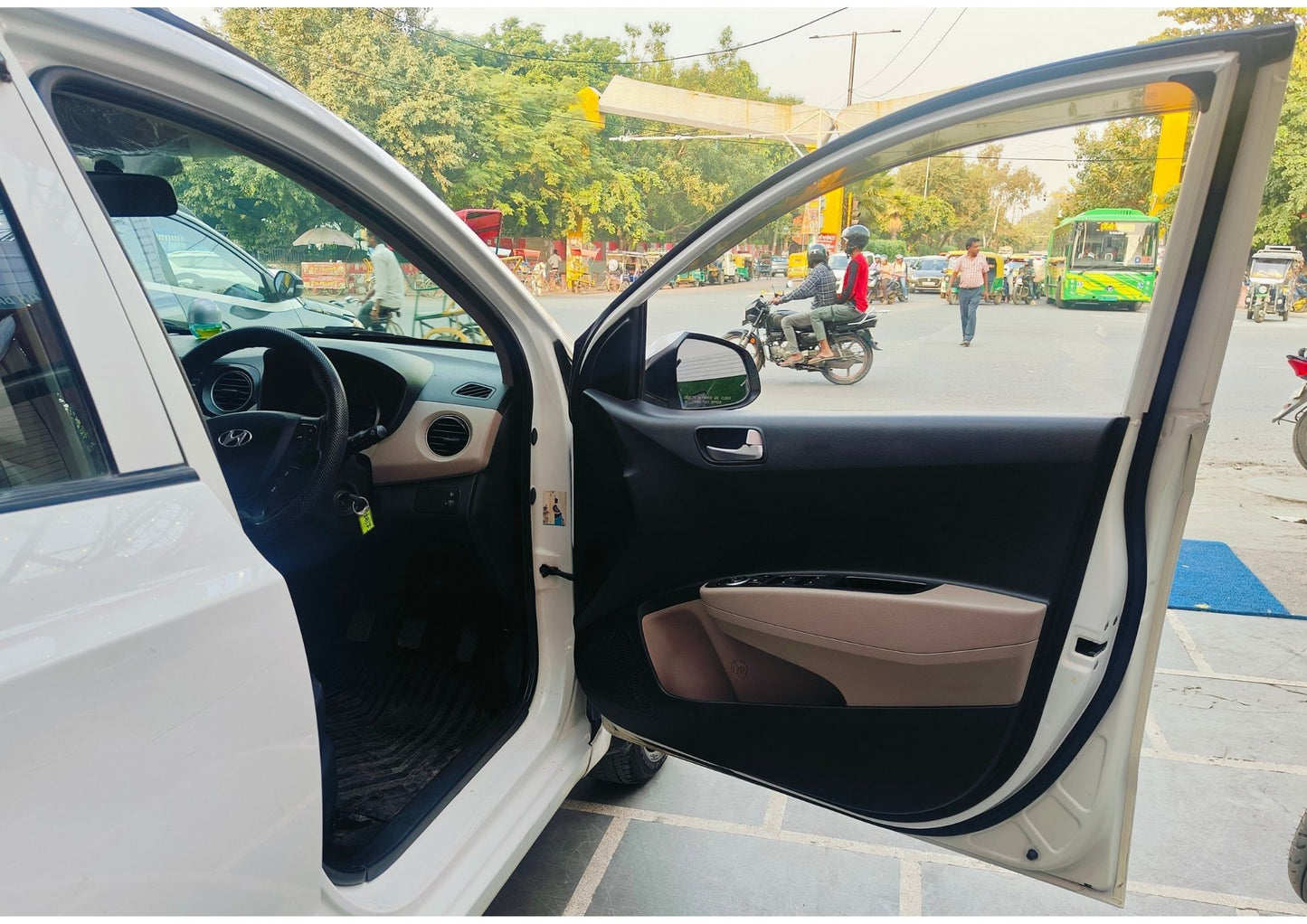 48,000 KMS HYUNDAI GRAND I10 SPORTZ PETROL (2015)