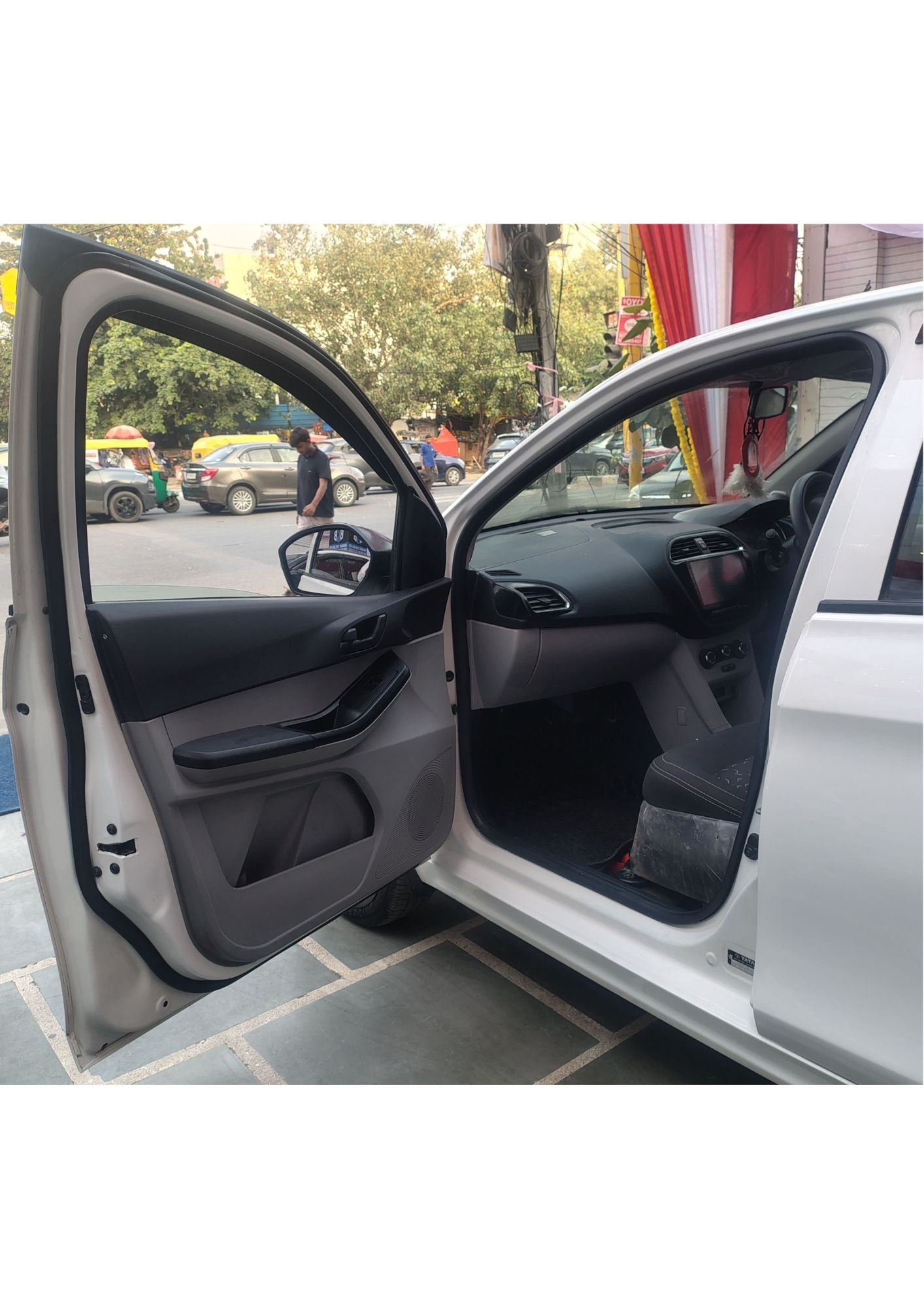 41,000 KMS TATA TIAGO XT 1.2 CNG (2022)