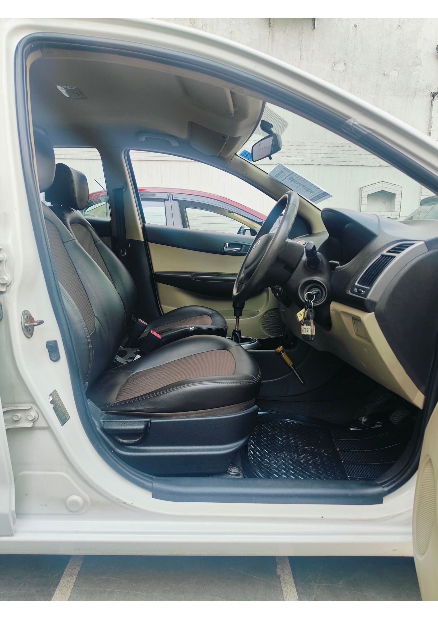 39,000 KMS HYUNDAI I20 MAGNA PETROL (2012)