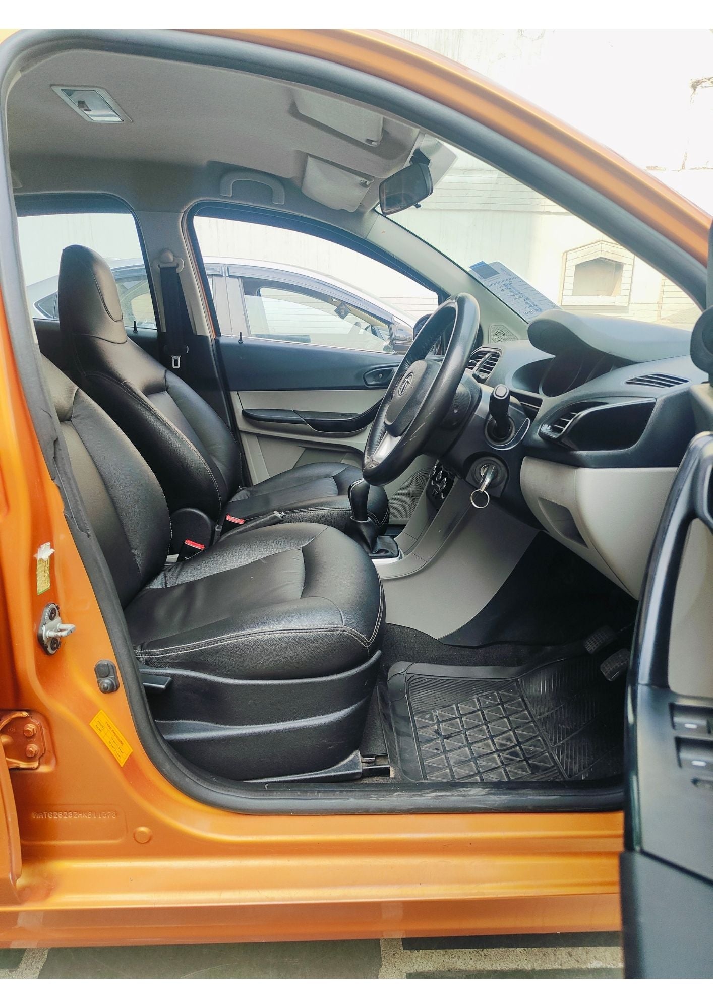 TATA TIAGO XT 1.2 PETROL (2017)