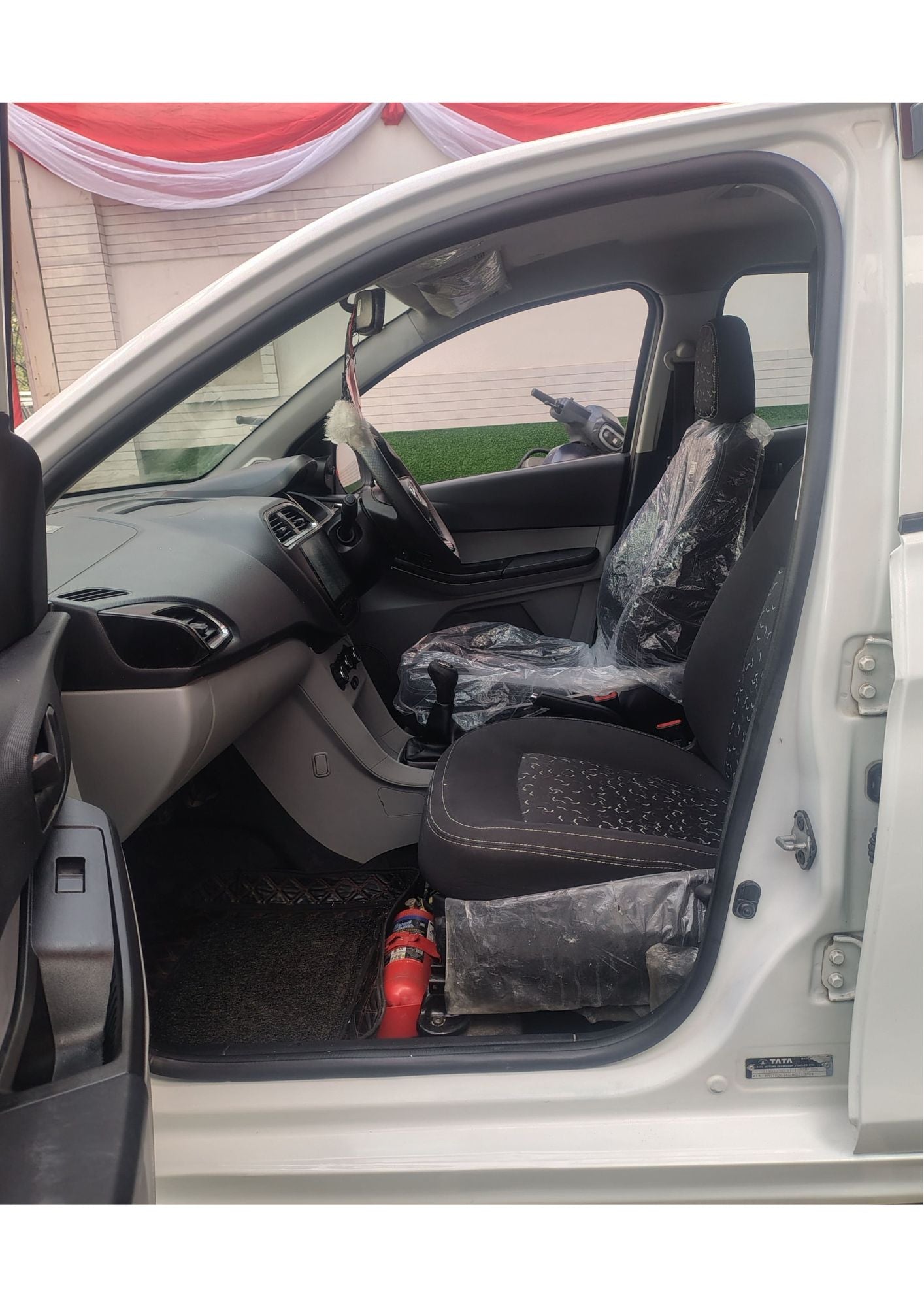 41,000 KMS TATA TIAGO XT 1.2 CNG (2022)