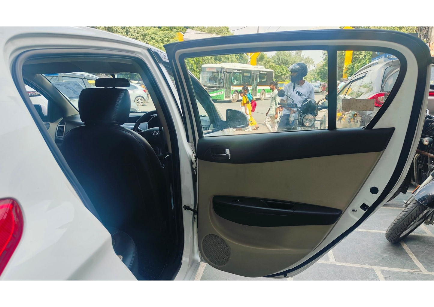 39,000 KMS HYUNDAI I20 MAGNA PETROL (2012)