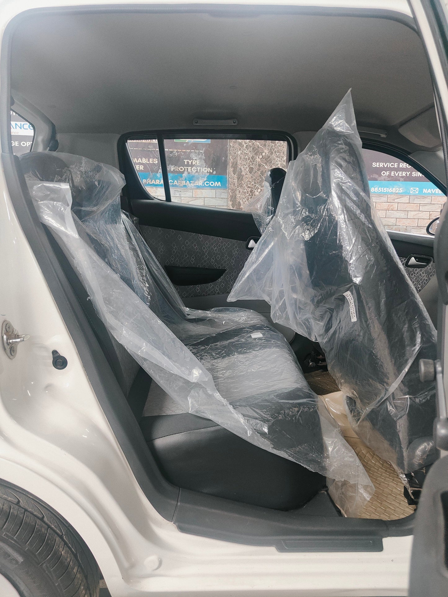 30,000 KMS MARUTI ALTO LXI PETROL (2017)