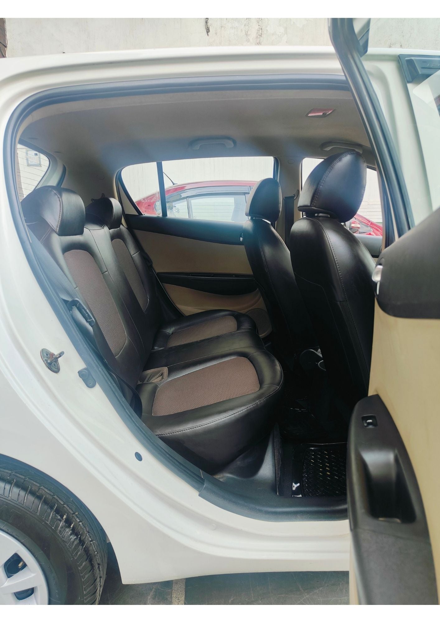 39,000 KMS HYUNDAI I20 MAGNA PETROL (2012)
