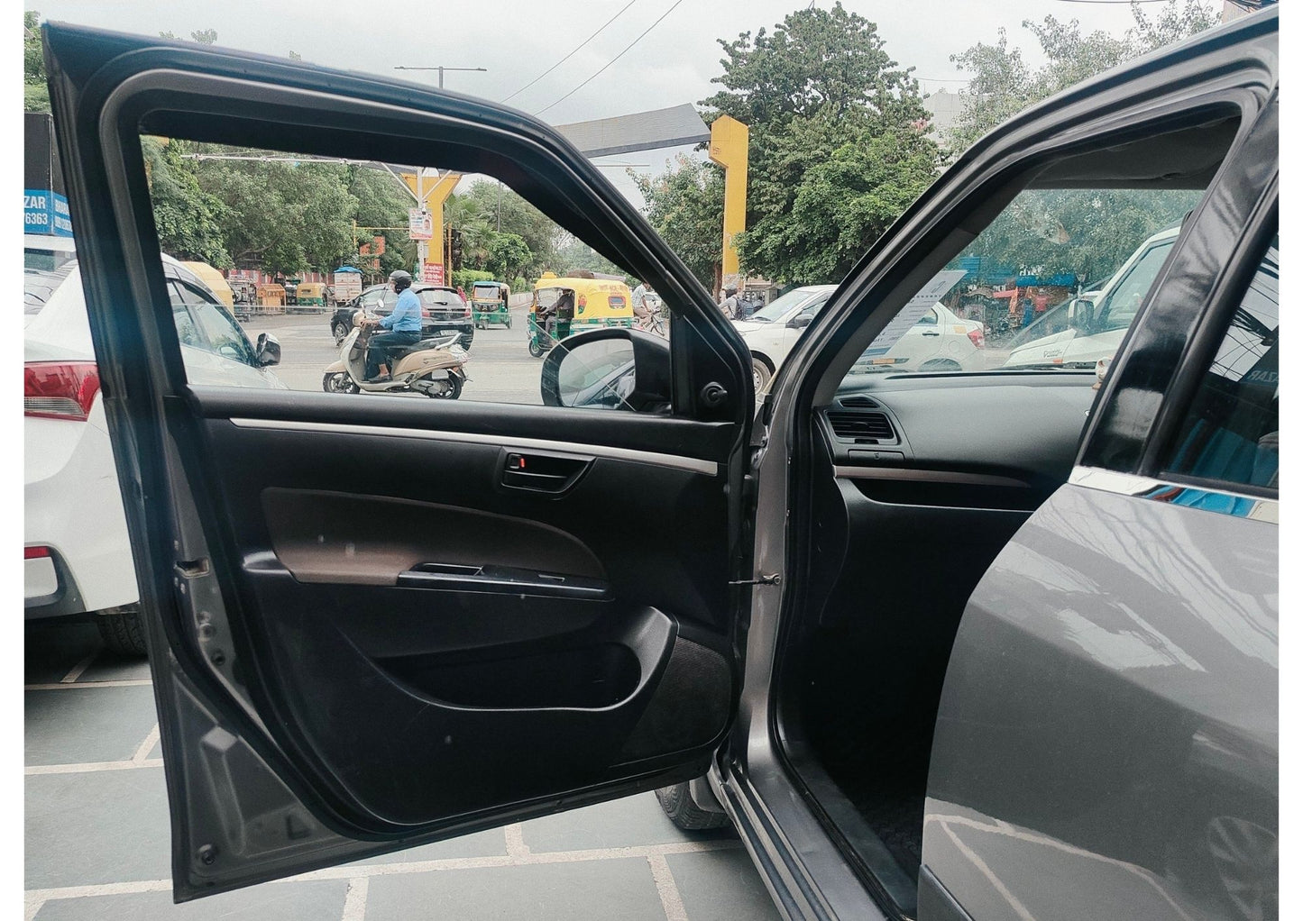 MARUTI SWIFT LXI (O) PETROL (2016)