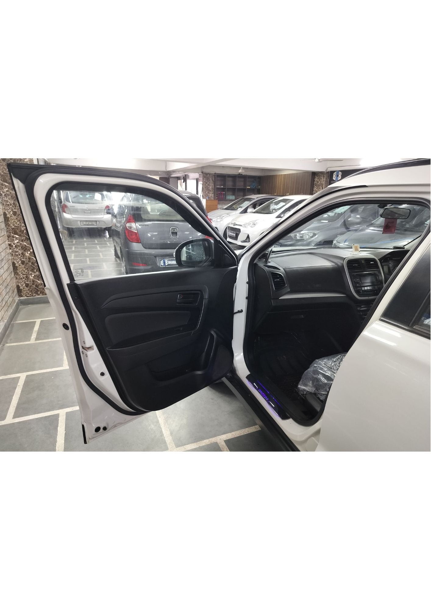 44,000 KMS MARUTI BREZZA VXI AUTOMATIC PETROL ( 2022)