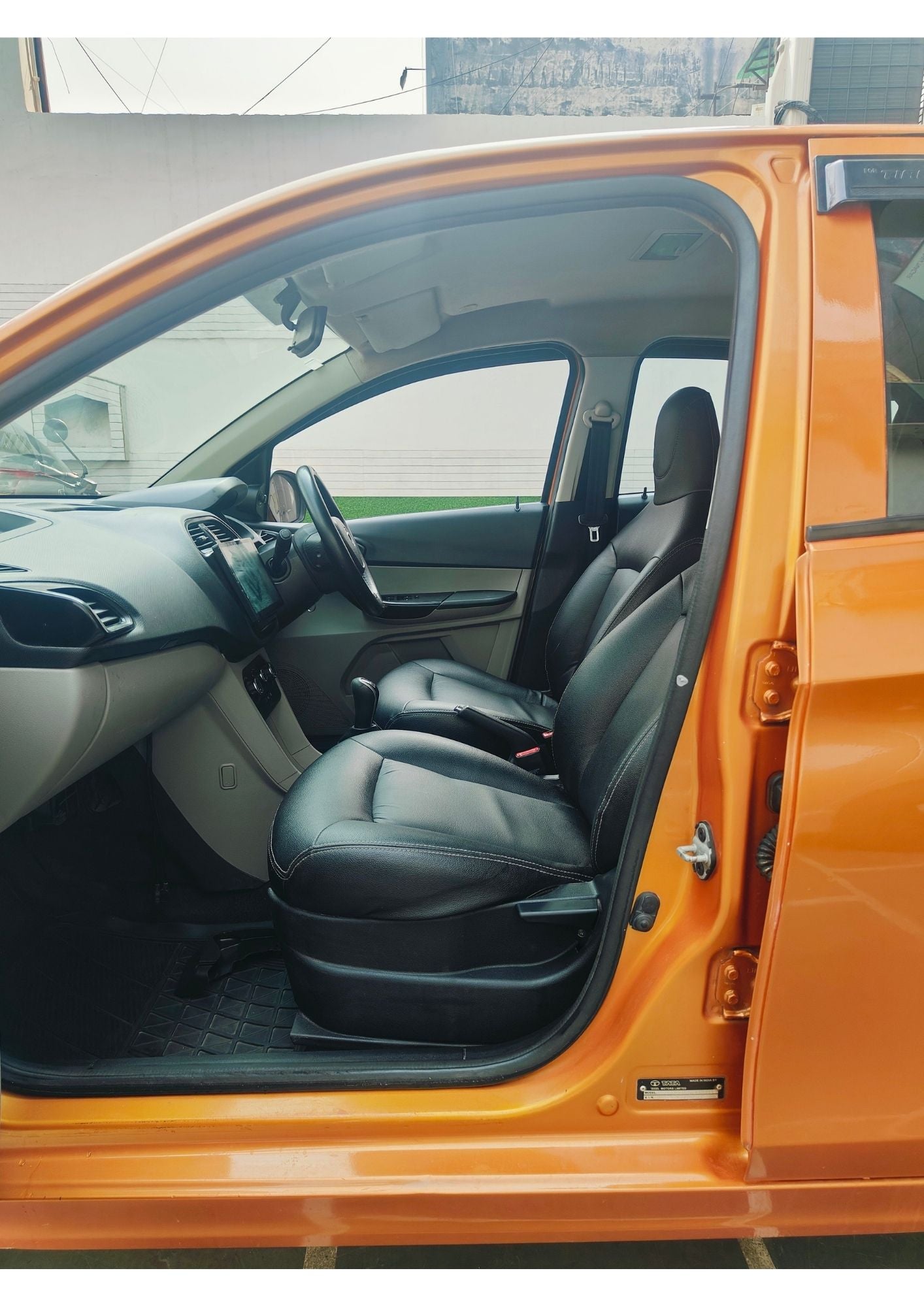 TATA TIAGO XT 1.2 PETROL (2017)