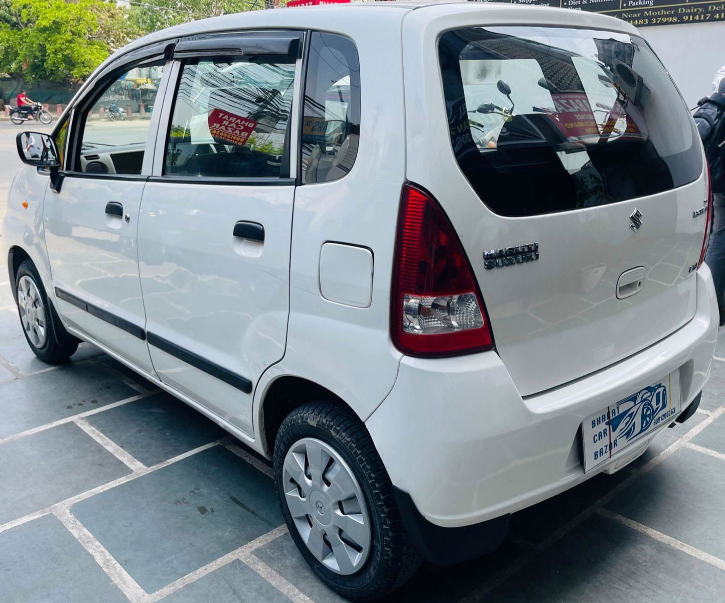 17,000KMS MARUTI ZEN ESTILO LXI PETROL (2011) - Bharat Car Bazar