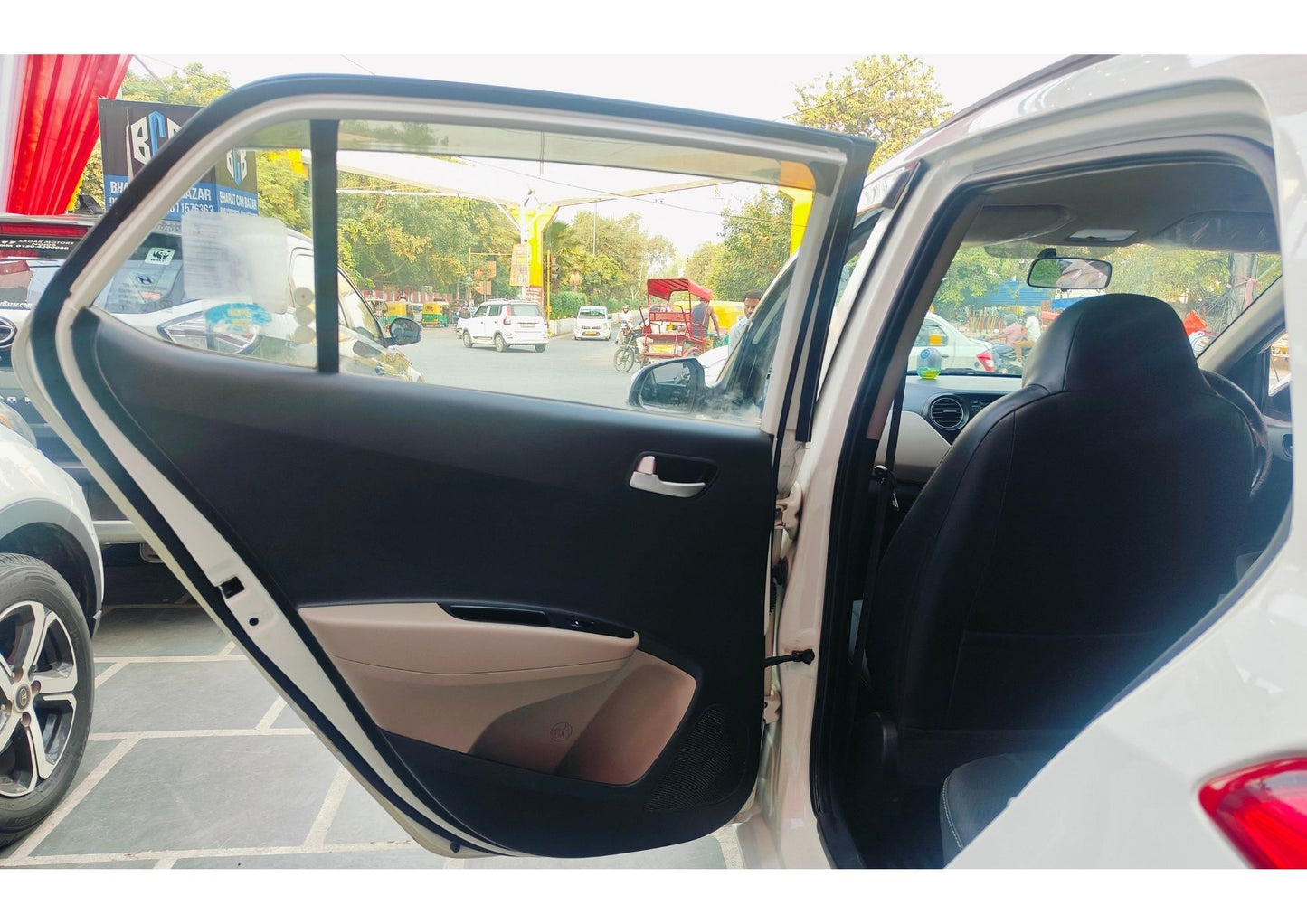 48,000 KMS HYUNDAI GRAND I10 SPORTZ PETROL (2015)