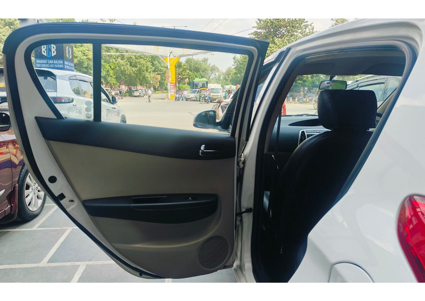 39,000 KMS HYUNDAI I20 MAGNA PETROL (2012)