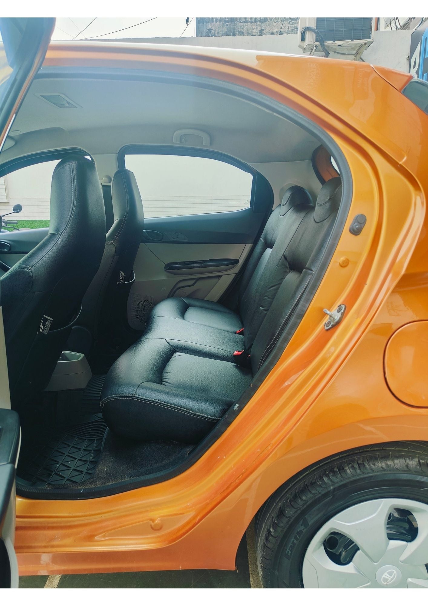 TATA TIAGO XT 1.2 PETROL (2017)