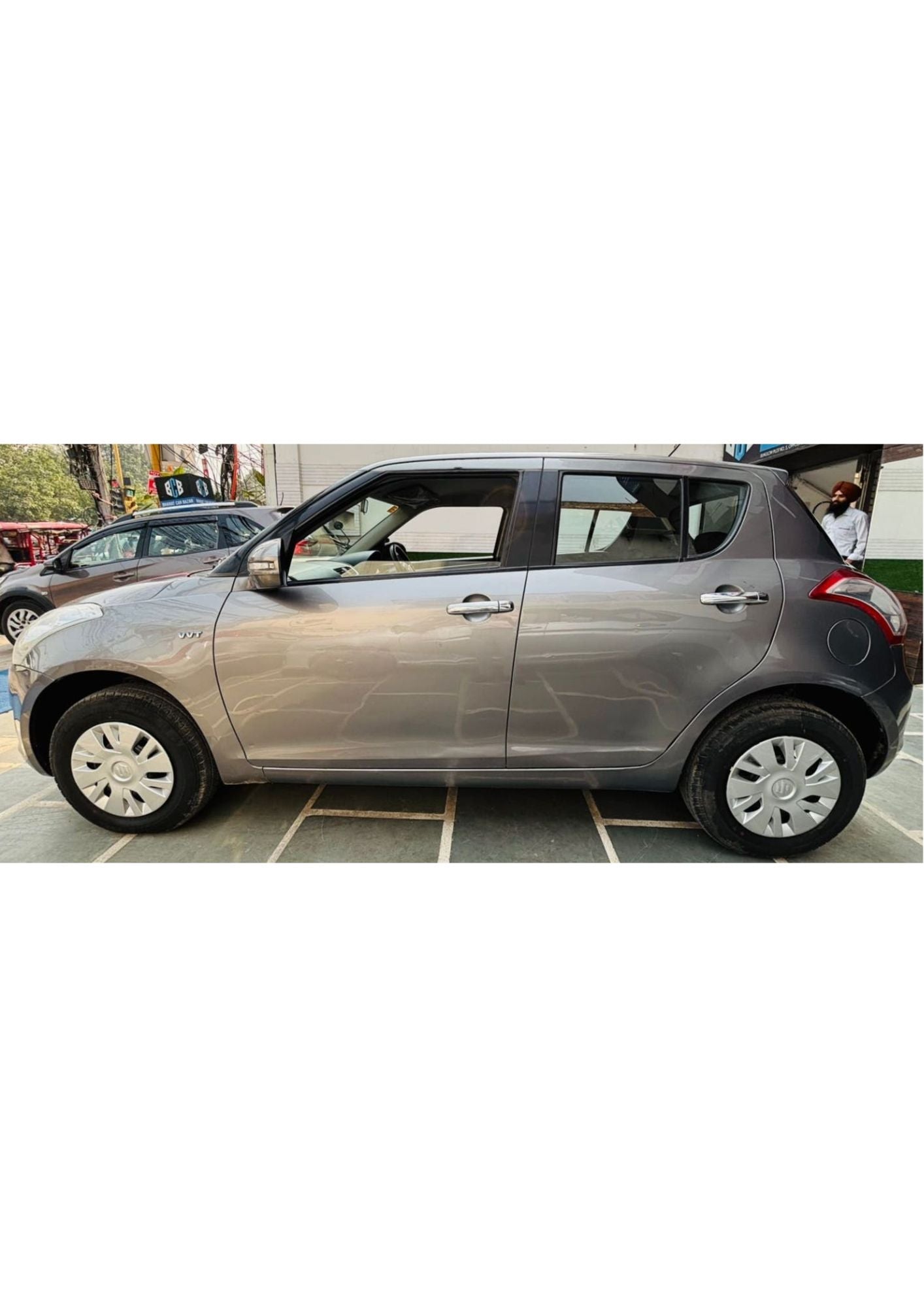 11,000 KMS MARUTI SWIFT VXI  PETROL (2014)