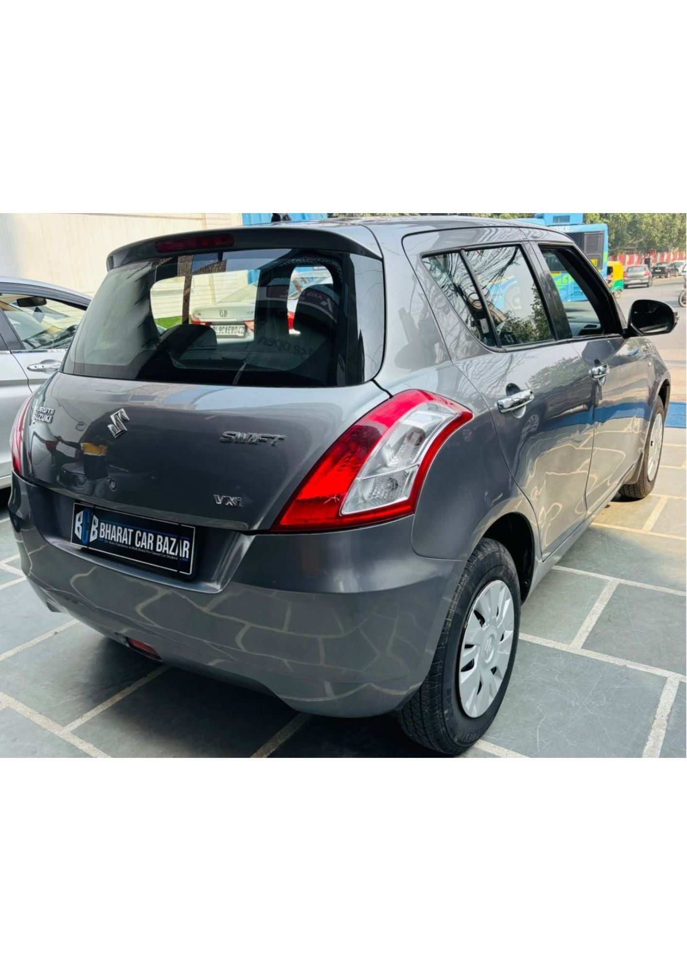 11,000 KMS MARUTI SWIFT VXI  PETROL (2014)