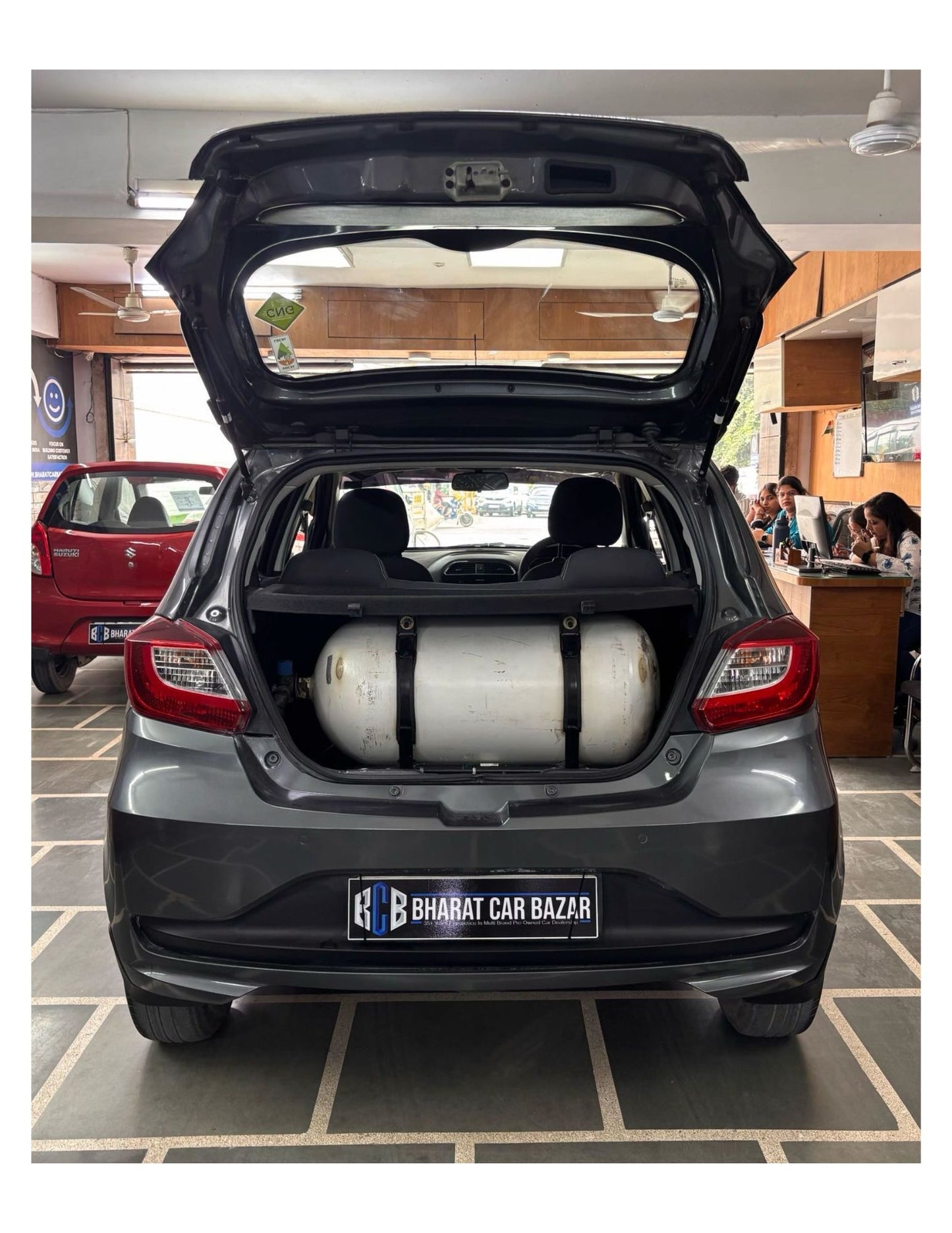 47,000 KMS TATA TIAGO XT 1.2 CNG (2022)