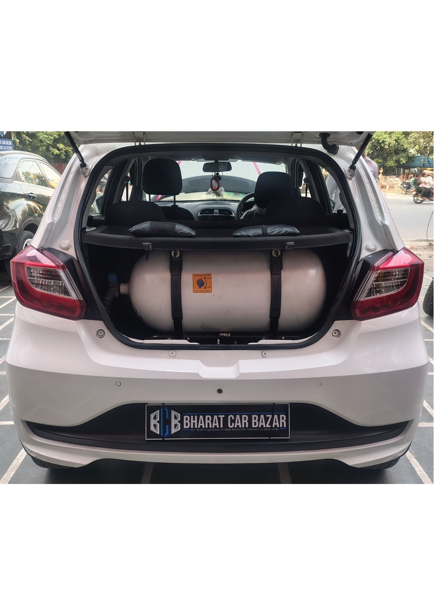 41,000 KMS TATA TIAGO XT 1.2 CNG (2022)