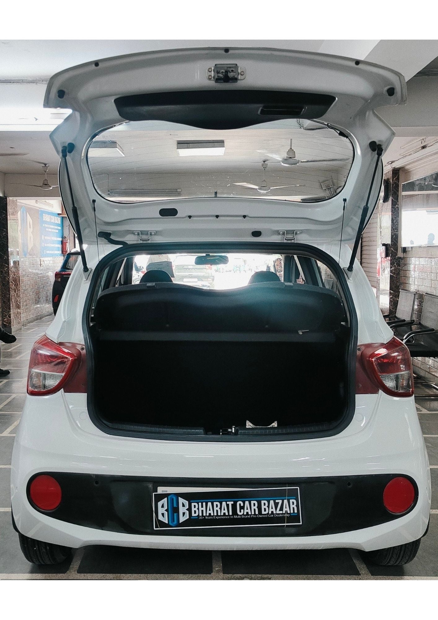 39,000 KMS HYUNDAI GRAND I10 SPORTZ PETROL (2018)