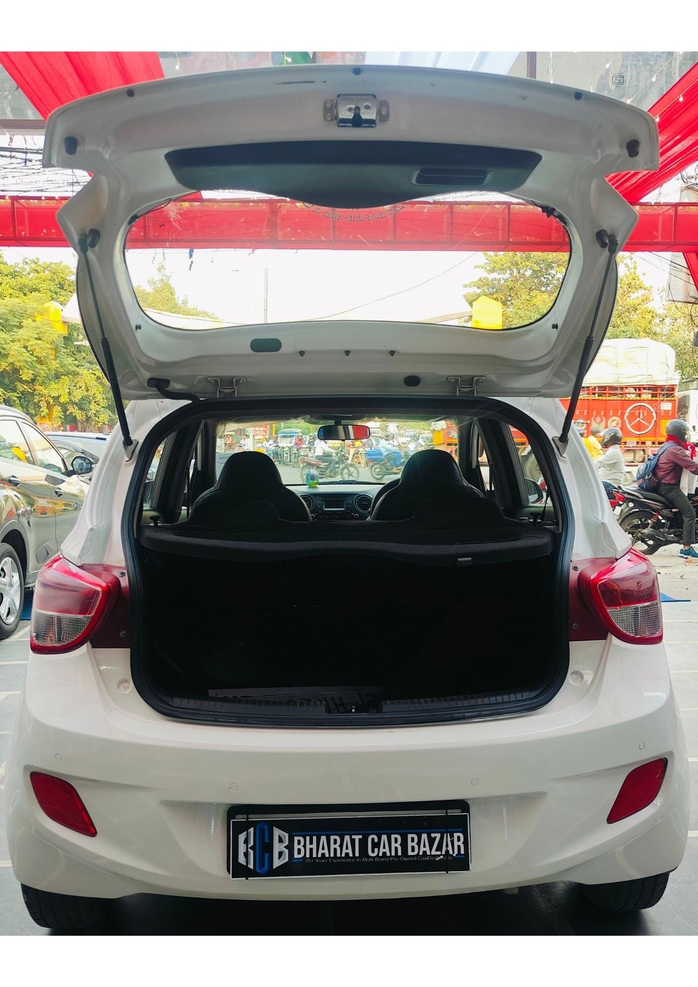 48,000 KMS HYUNDAI GRAND I10 SPORTZ PETROL (2015)