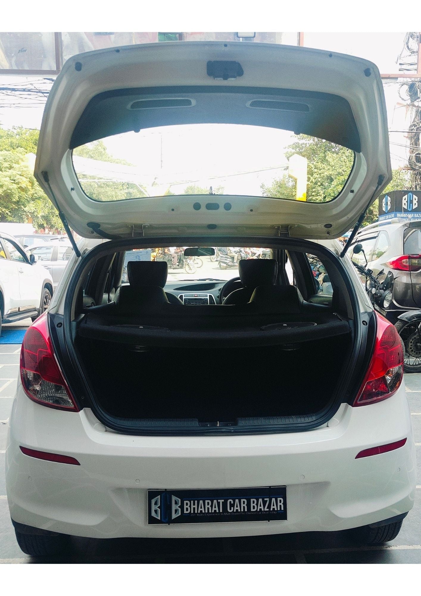 39,000 KMS HYUNDAI I20 MAGNA PETROL (2012)
