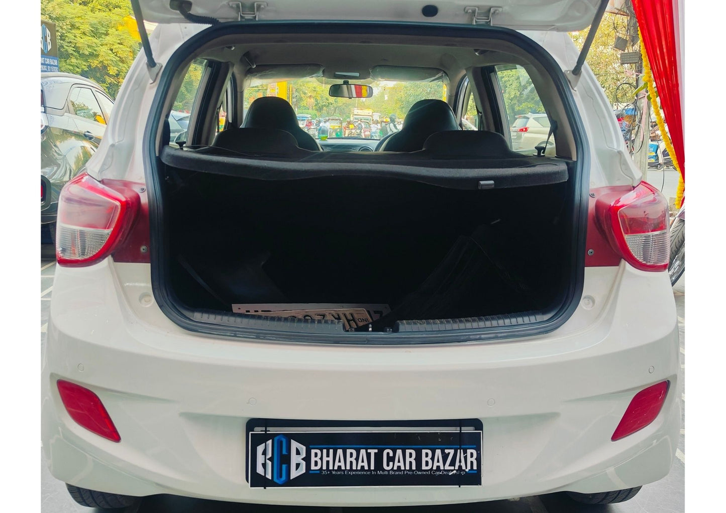48,000 KMS HYUNDAI GRAND I10 SPORTZ PETROL (2015)