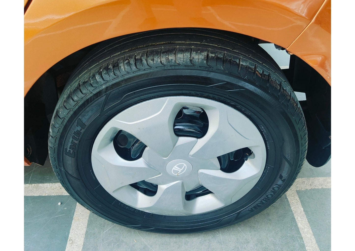 TATA TIAGO XT 1.2 PETROL (2017)