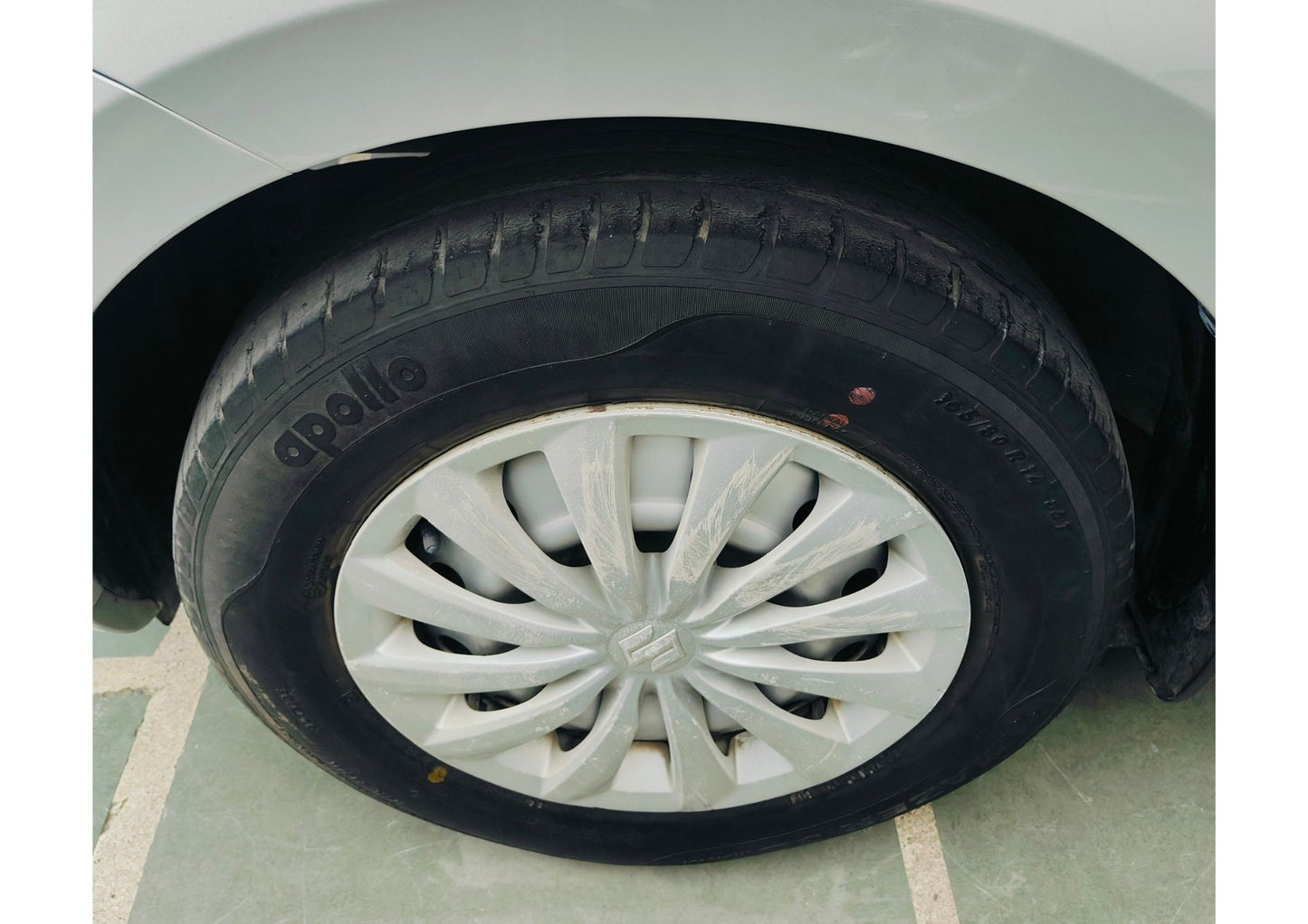 32,000 KMS MARUTI DZIRE LXI PETROL (2018)