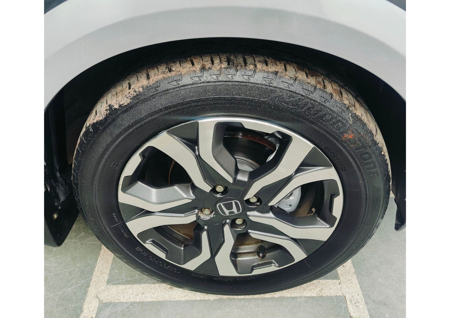 24,000 KMS HONDA WR-V VX SUNROOF PETROL (2017)