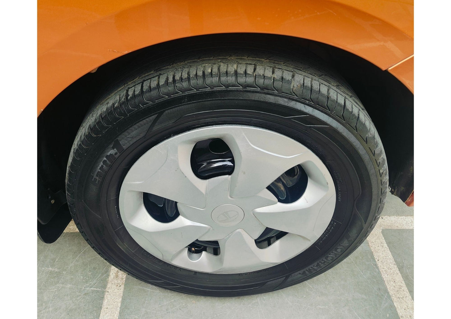 TATA TIAGO XT 1.2 PETROL (2017)
