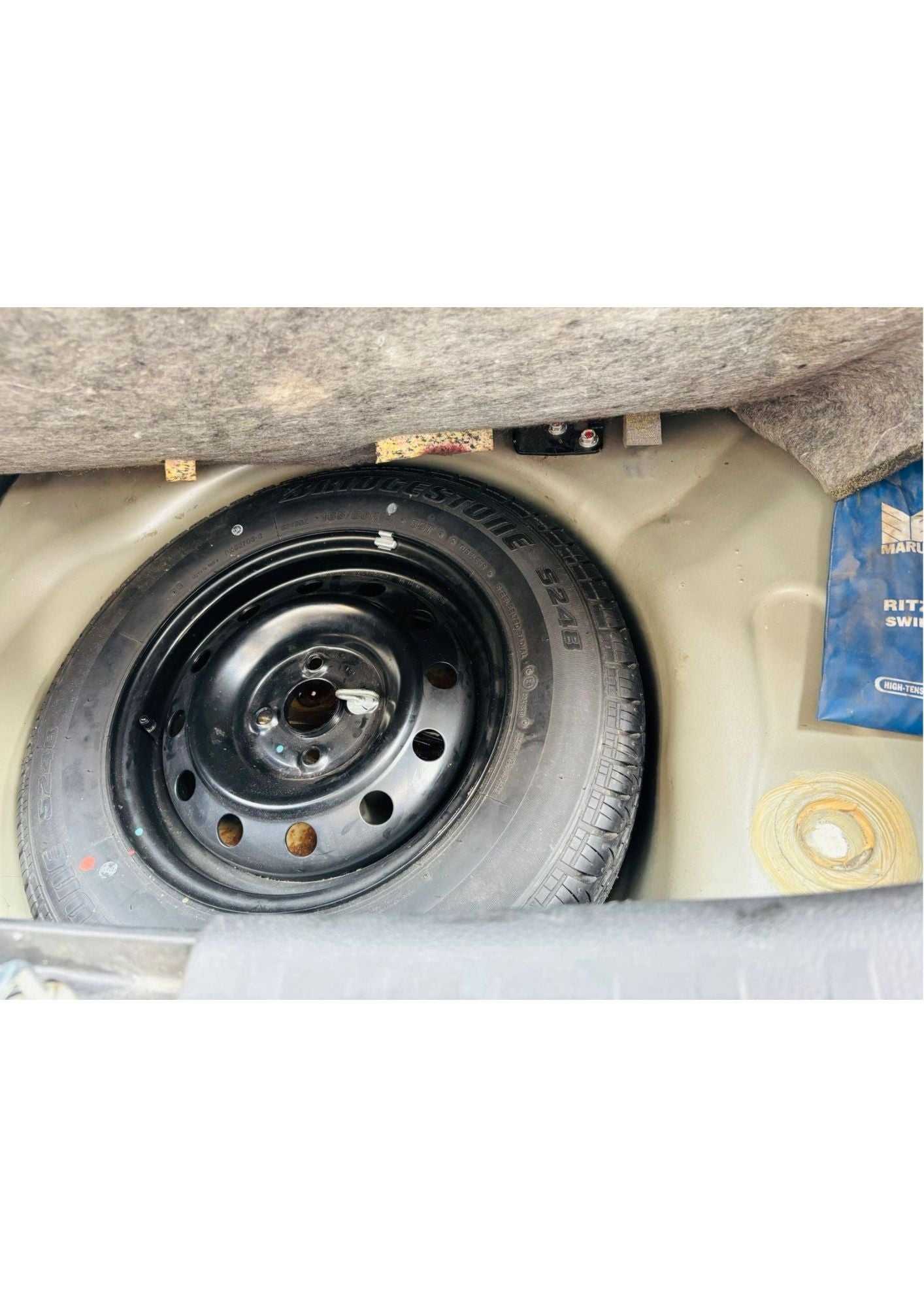 11,000 KMS MARUTI SWIFT VXI  PETROL (2014)