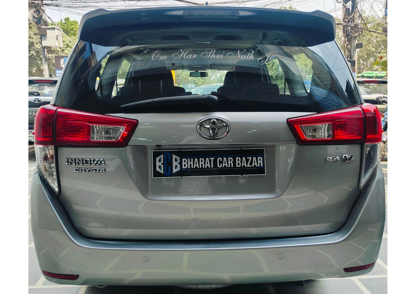 TOYOTA INNOVA CRYSTA 2.4 V DIESEL (2016)