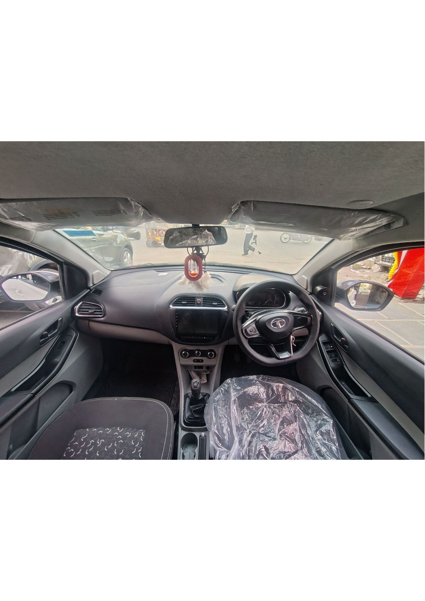 41,000 KMS TATA TIAGO XT 1.2 CNG (2022)