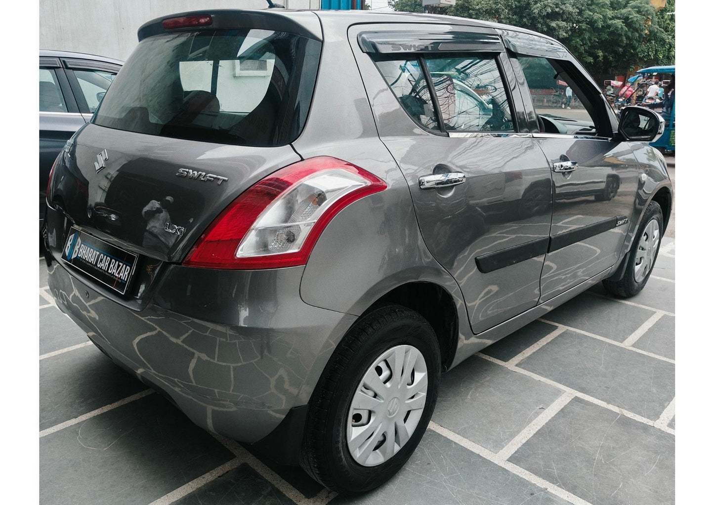 MARUTI SWIFT LXI (O) PETROL (2016)