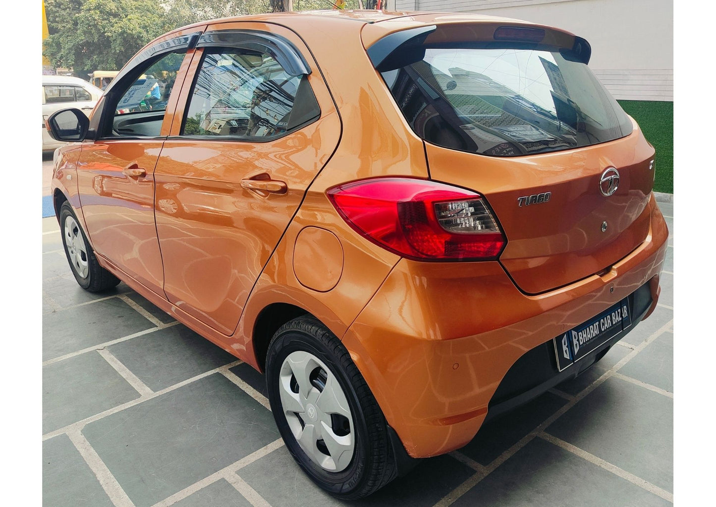 TATA TIAGO XT 1.2 PETROL (2017)