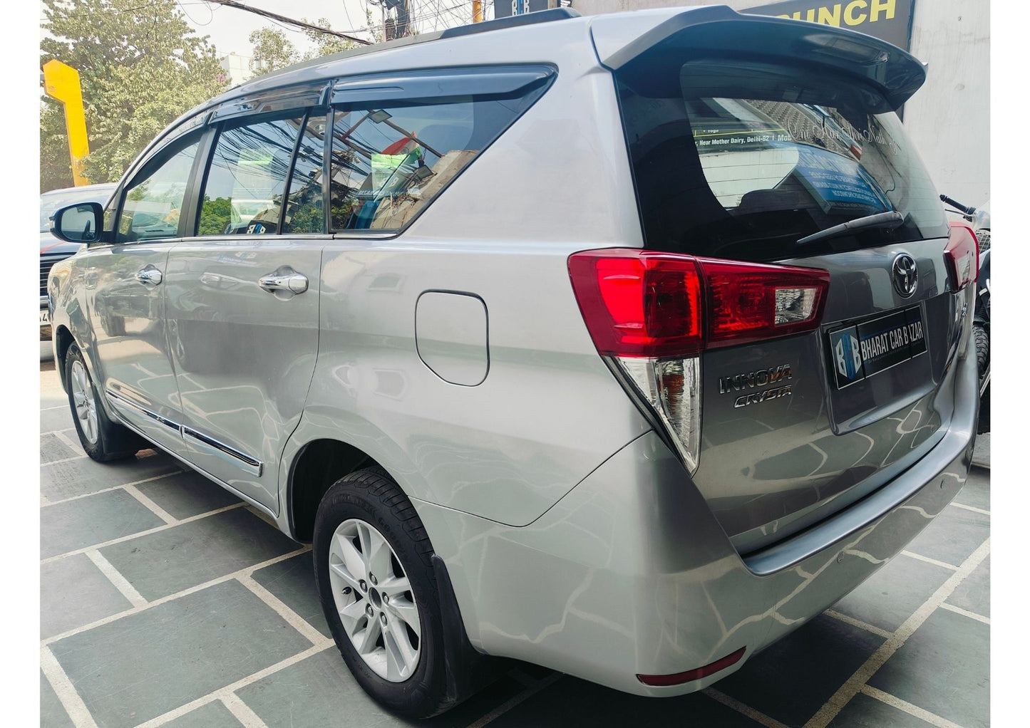 TOYOTA INNOVA CRYSTA 2.4 V DIESEL (2016)