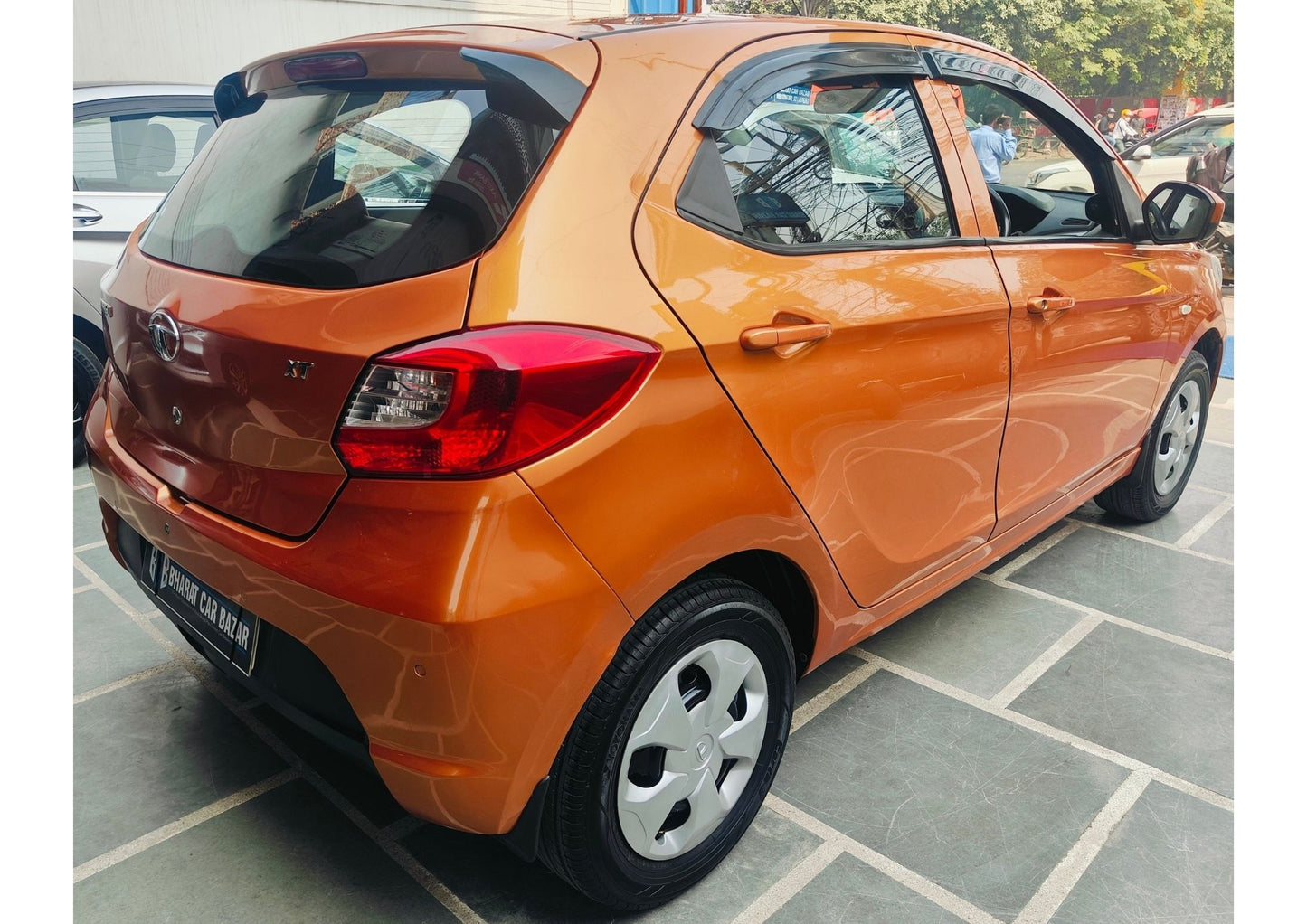 TATA TIAGO XT 1.2 PETROL (2017)