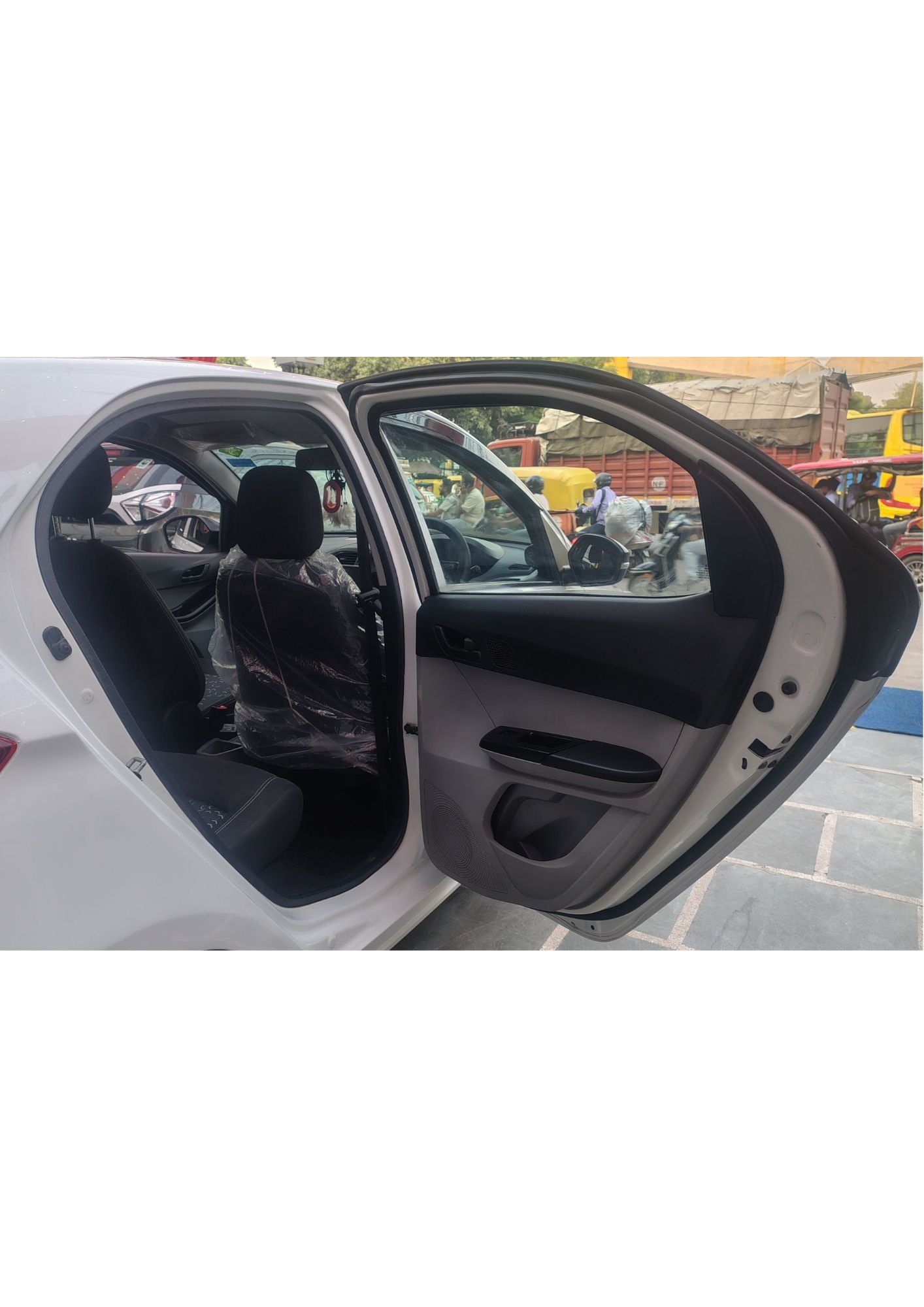 41,000 KMS TATA TIAGO XT 1.2 CNG (2022)