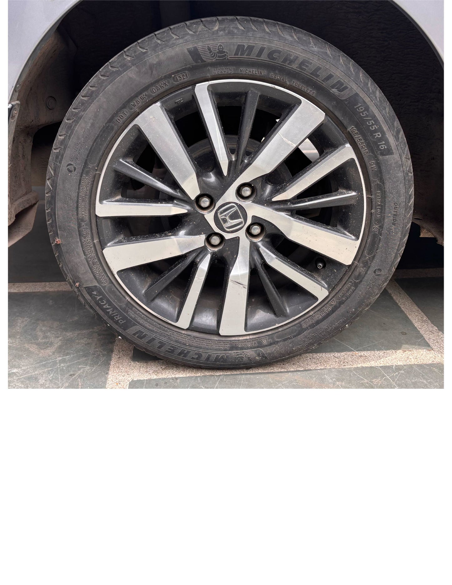28,000 KMS HONDA CITY ZX CVT PETROL (2022)