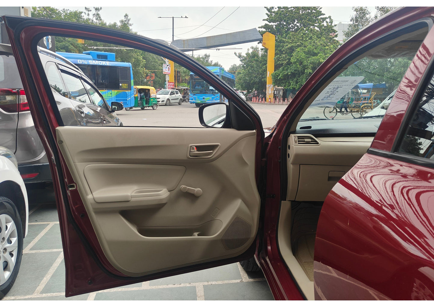 43,000 KMS MARUTI DZIRE LXI PETROL (2017)