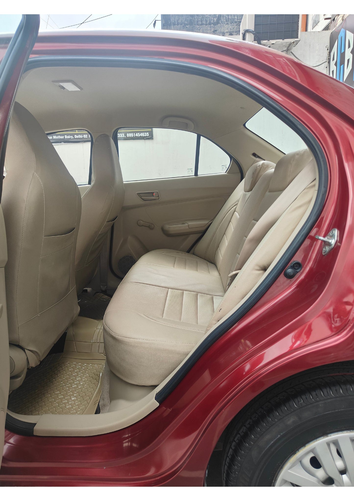 43,000 KMS MARUTI DZIRE LXI PETROL (2017)