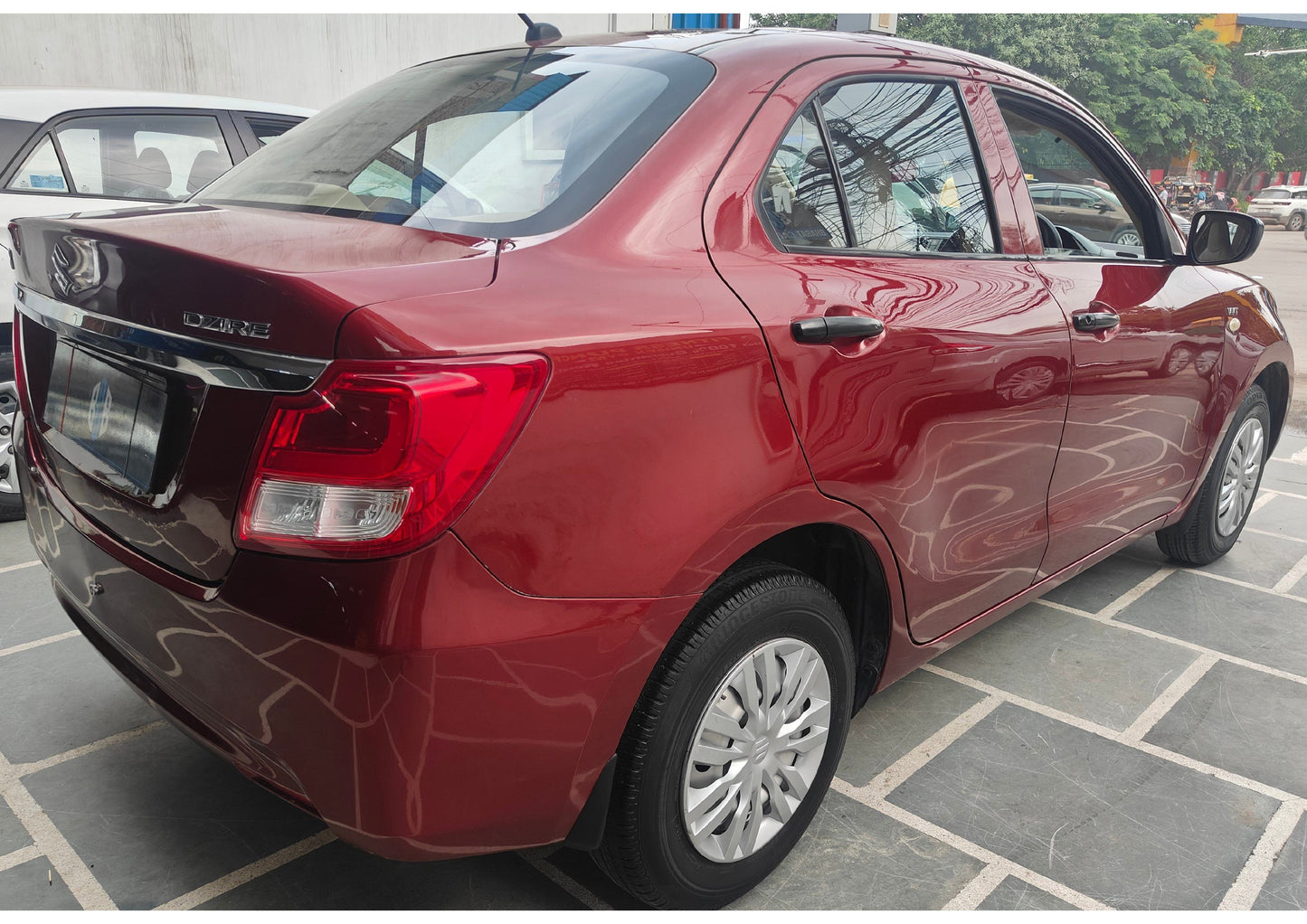 43,000 KMS MARUTI DZIRE LXI PETROL (2017)