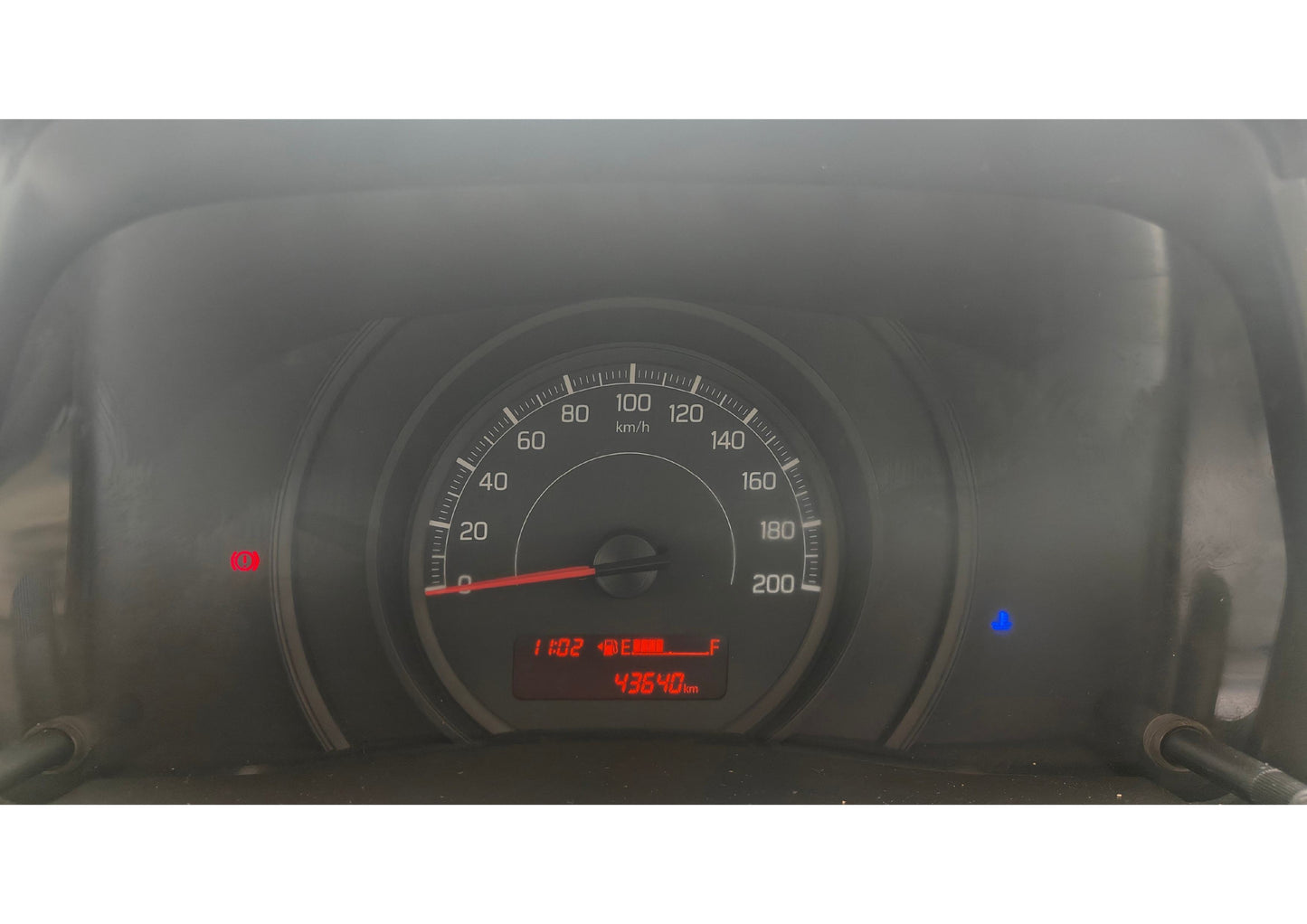 43,000 KMS MARUTI DZIRE LXI PETROL (2017)