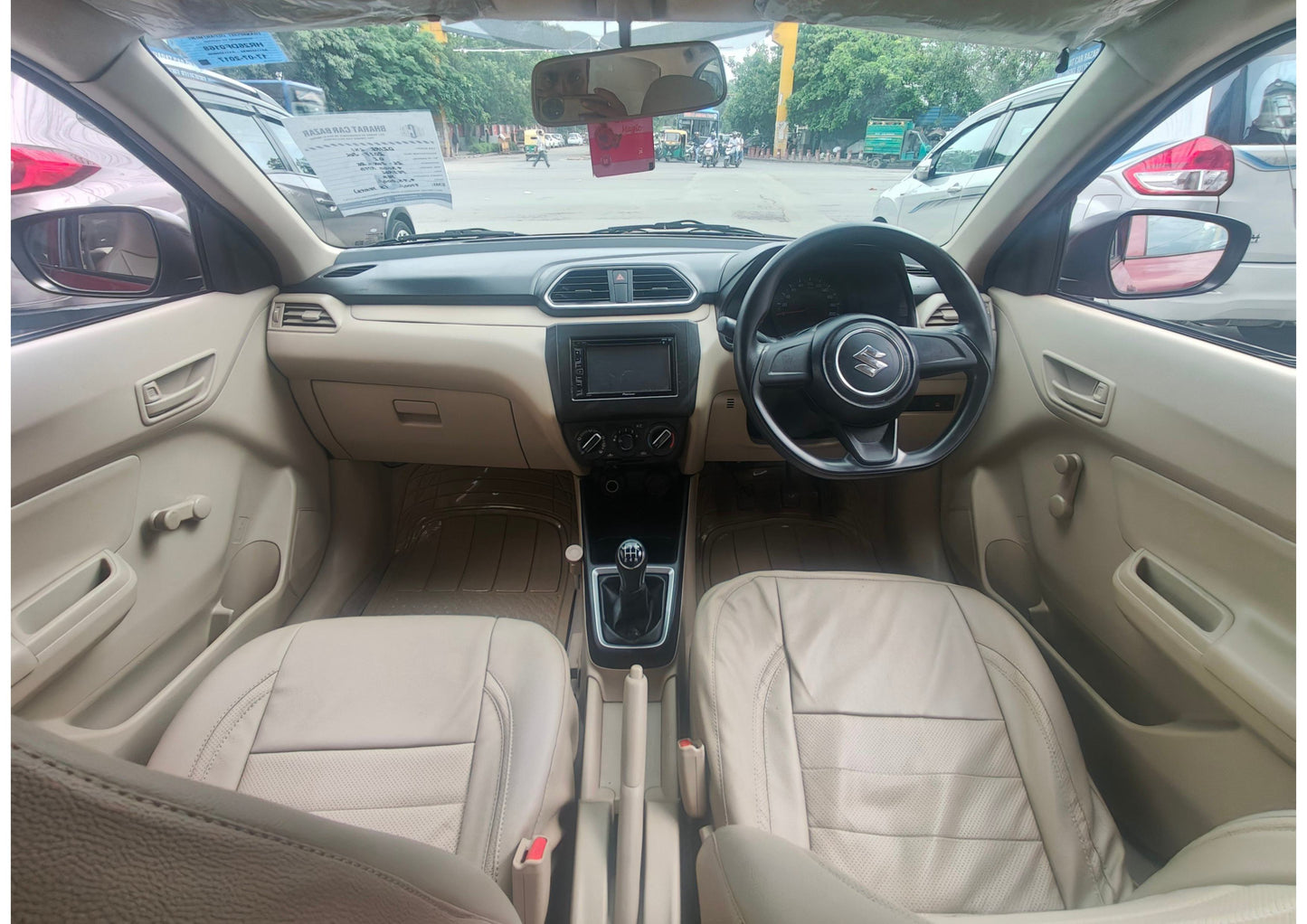 43,000 KMS MARUTI DZIRE LXI PETROL (2017)