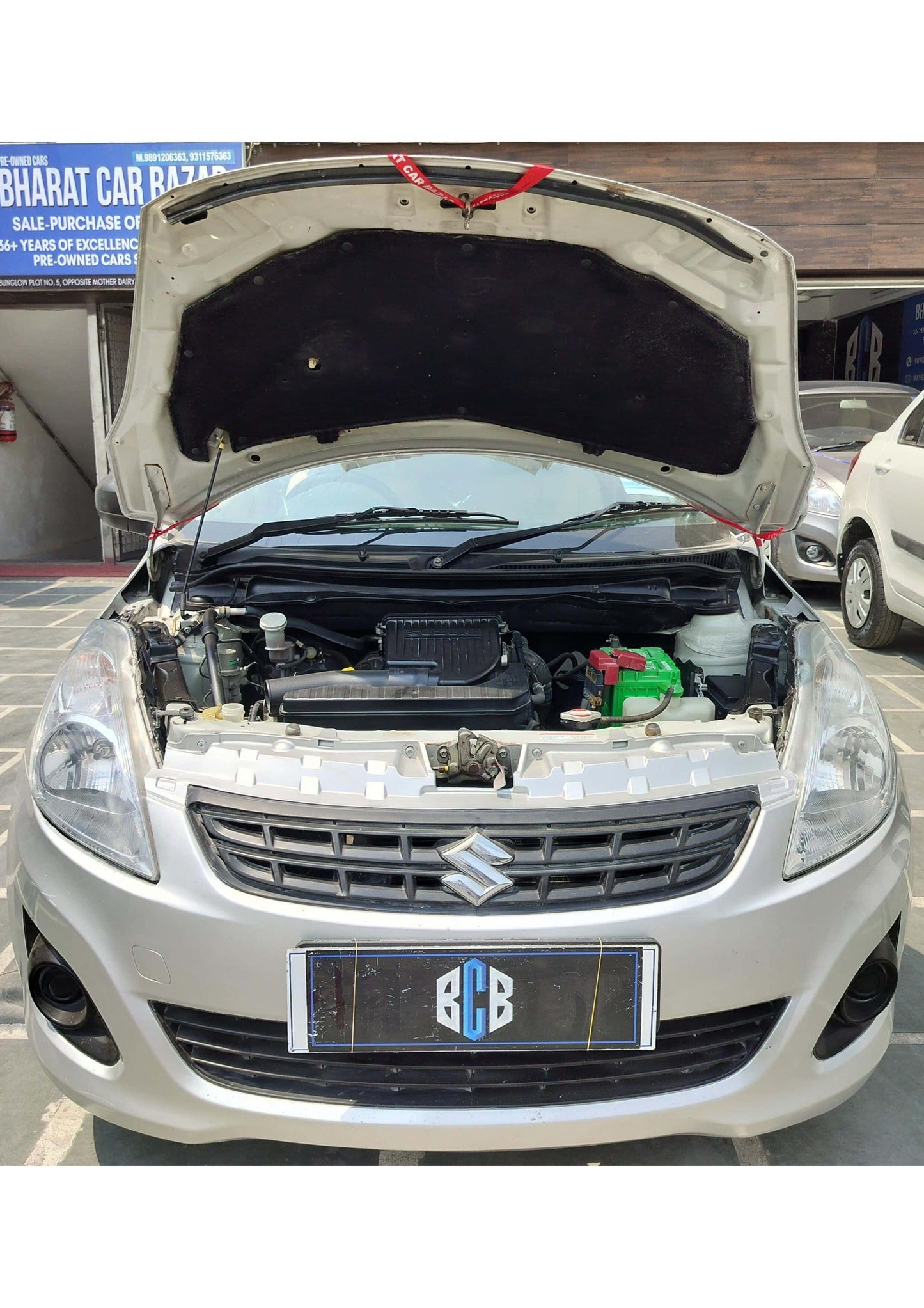 33,000 KMS DZIRE LXI PETROL (2013)