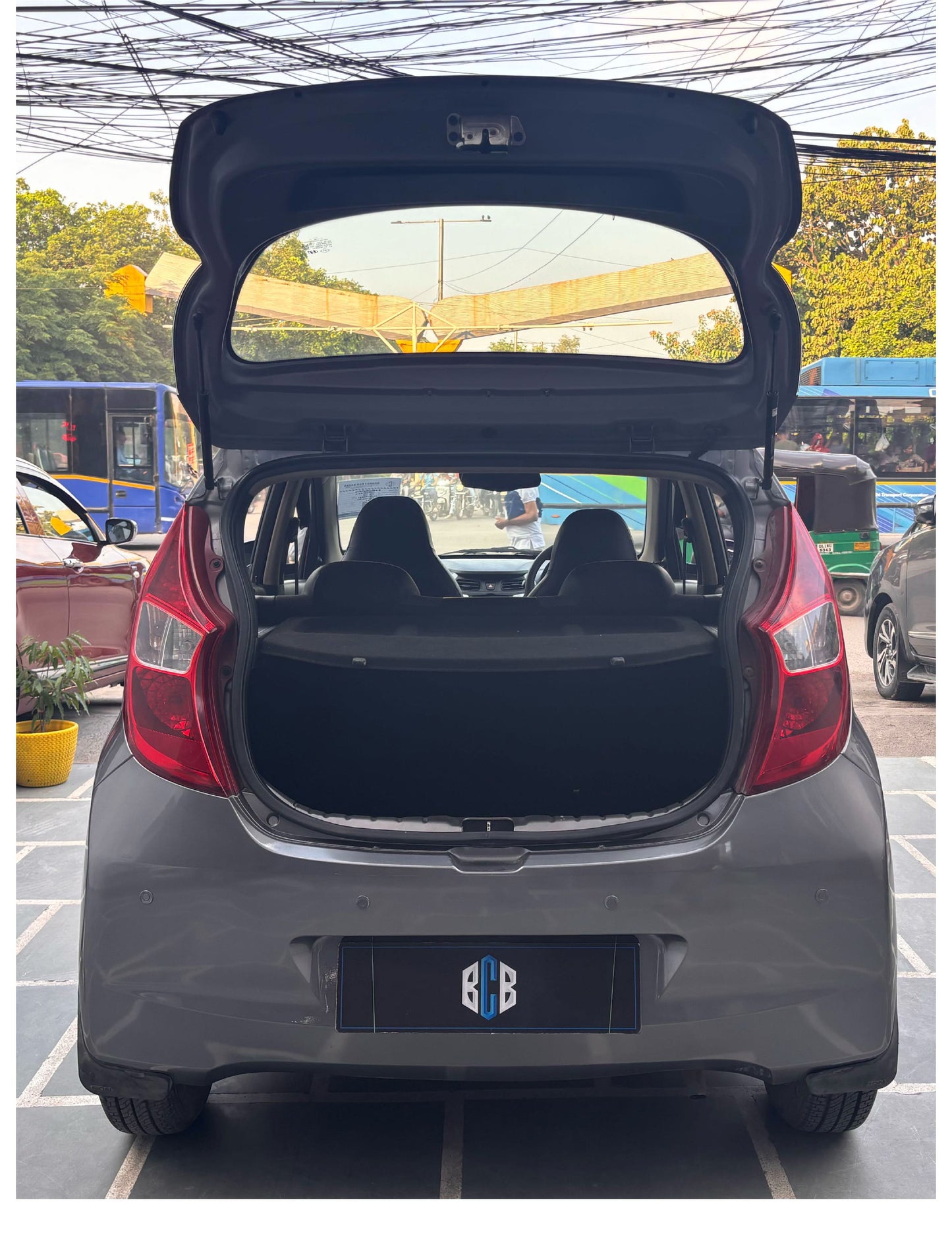 49,000 KMS HYUNDAI EON SPORTZ PETROL (2013)