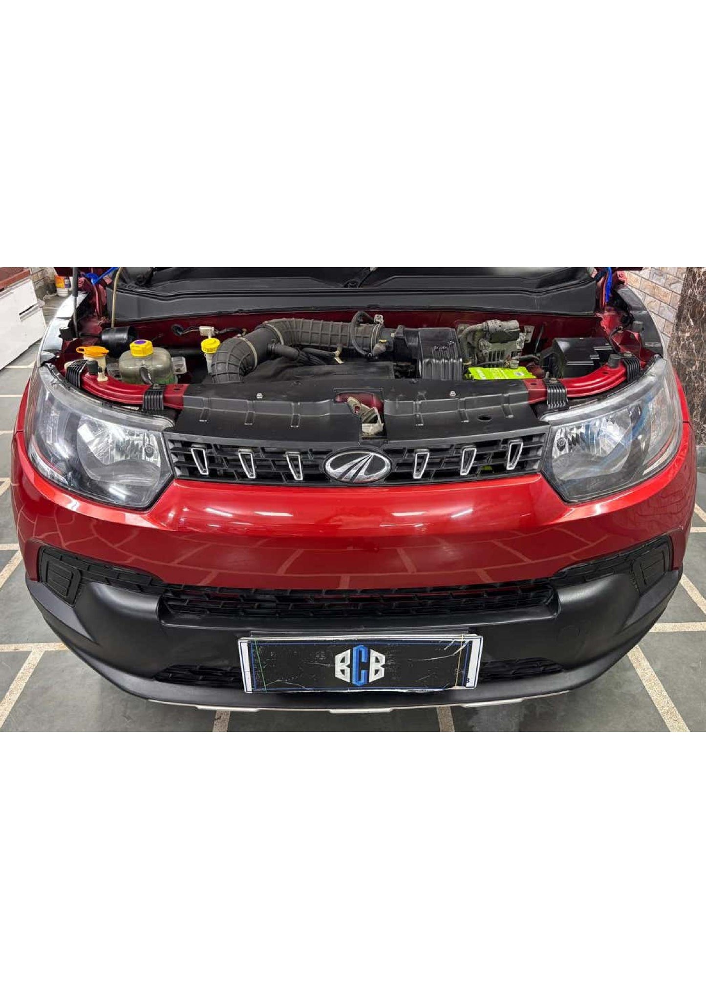 25,000 KMS MAHINDRA KUV 100 K6+ DIESEL (2016)