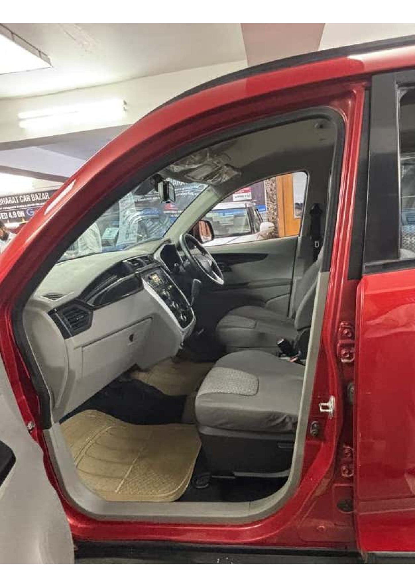 25,000 KMS MAHINDRA KUV 100 K6+ DIESEL (2016)