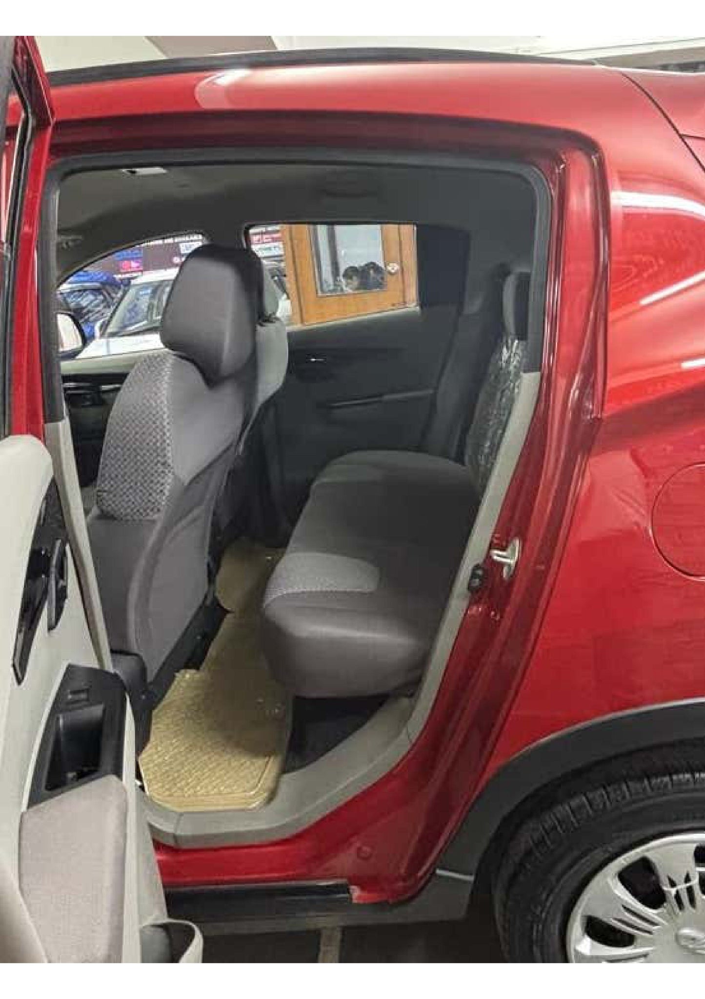 25,000 KMS MAHINDRA KUV 100 K6+ DIESEL (2016)