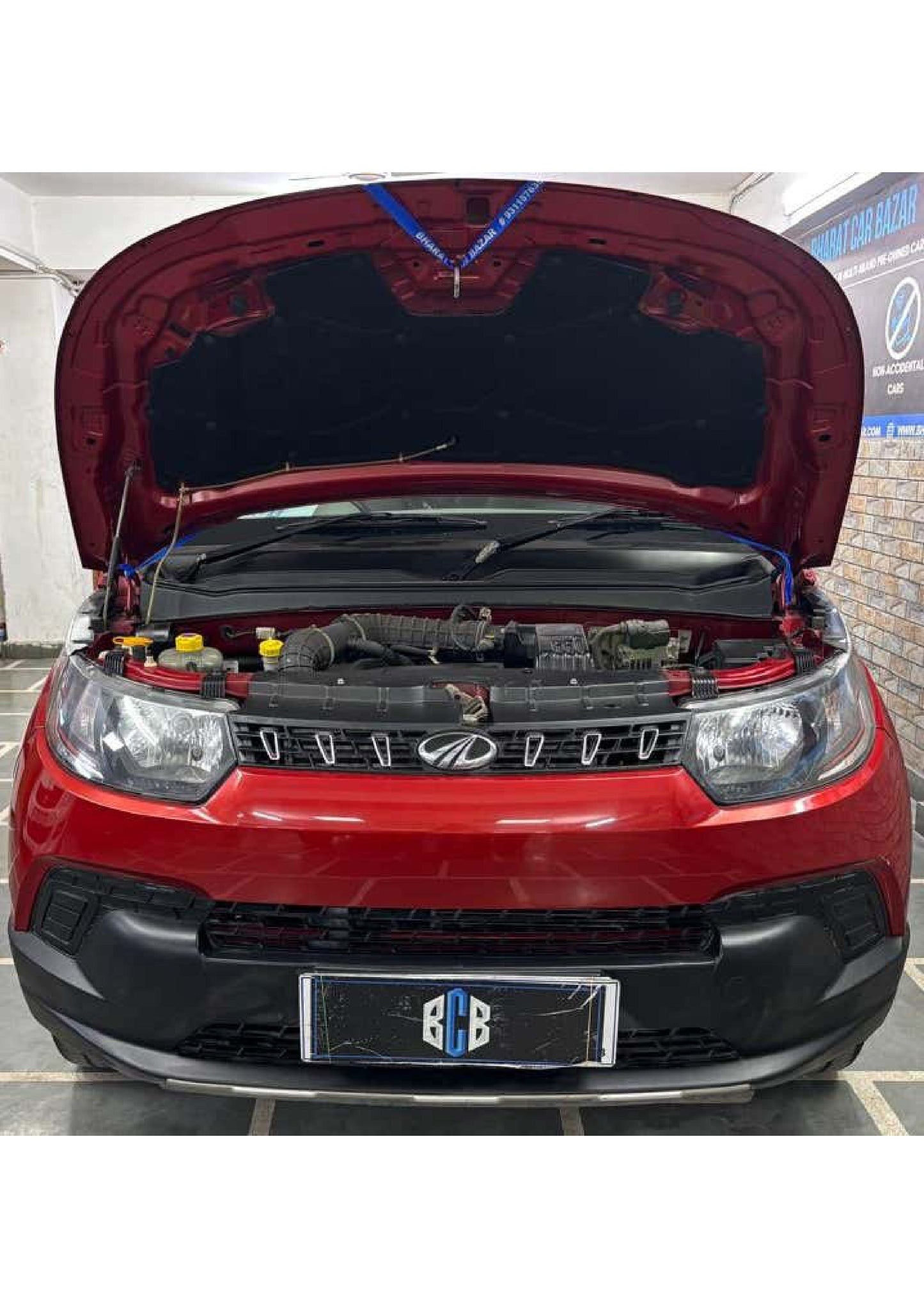 25,000 KMS MAHINDRA KUV 100 K6+ DIESEL (2016)