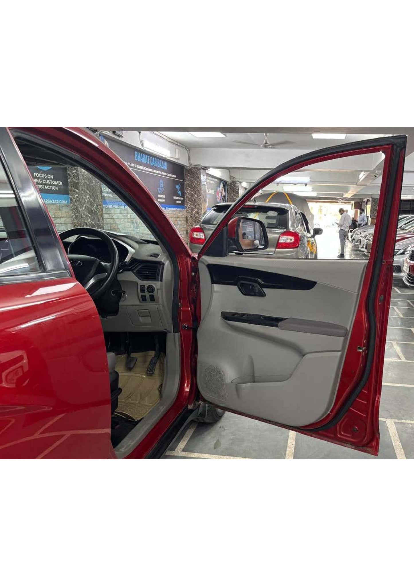25,000 KMS MAHINDRA KUV 100 K6+ DIESEL (2016)